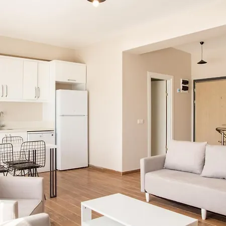 Superb Flat Near Sea With Shared Pool In Cesme *