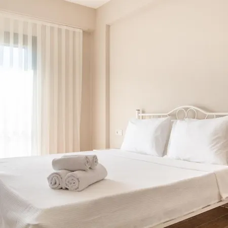 Superb Flat Near Sea With Shared Pool In Cesme Çeşme