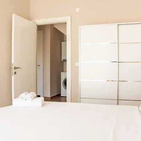 Superb Flat Near Sea With Shared Pool In Cesme 아파트