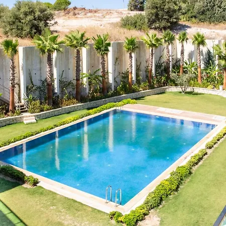 Superb Flat Near Sea With Shared Pool In Cesme * Çeşme