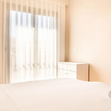 Superb Flat Near Sea With Shared Pool In Cesme * Çeşme