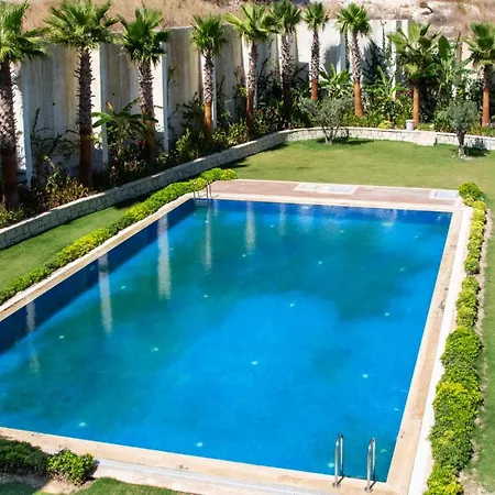 아파트 Superb Flat Near Sea With Shared Pool In Cesme *